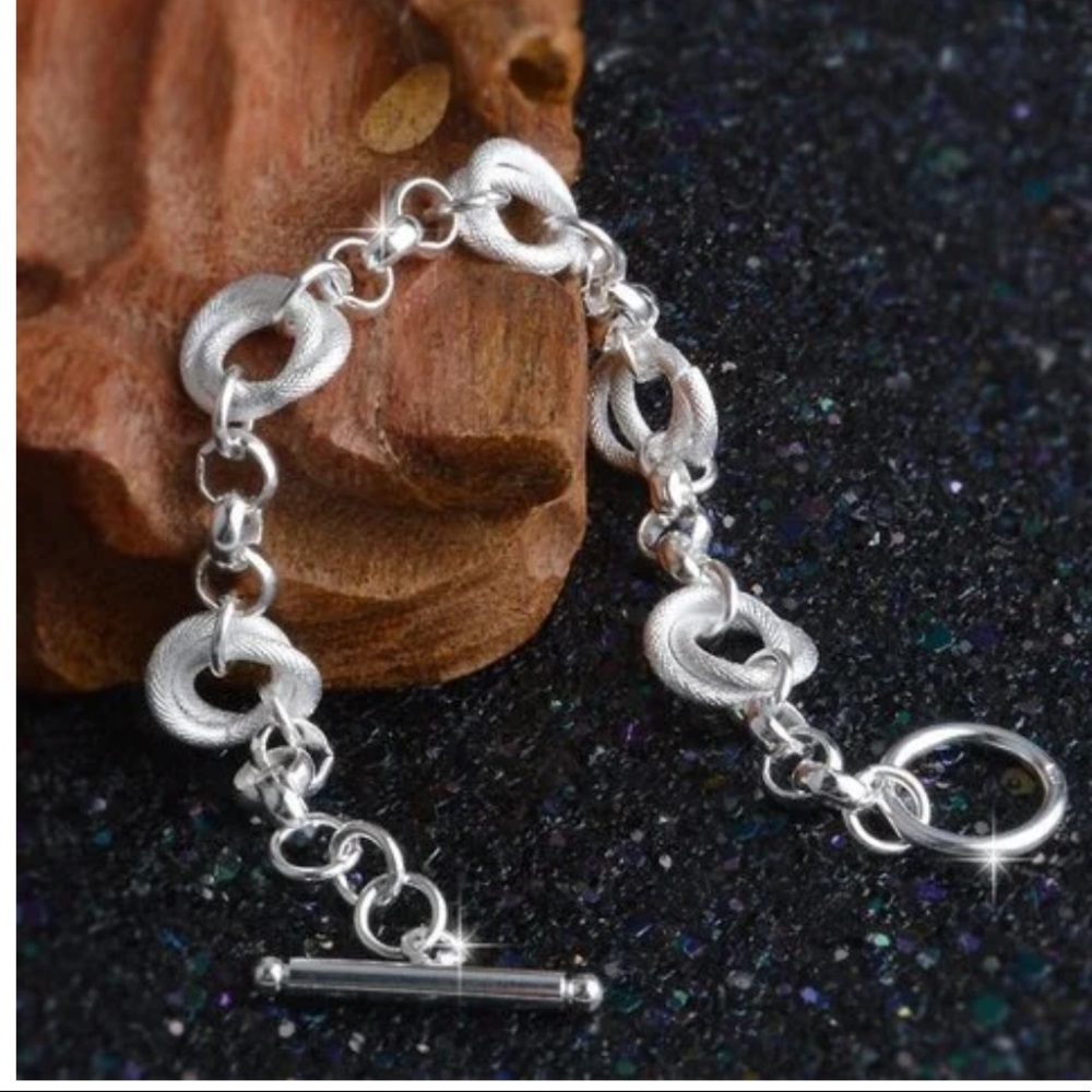 Gorgeous 925  Sterling Silver Toggle Bracelet